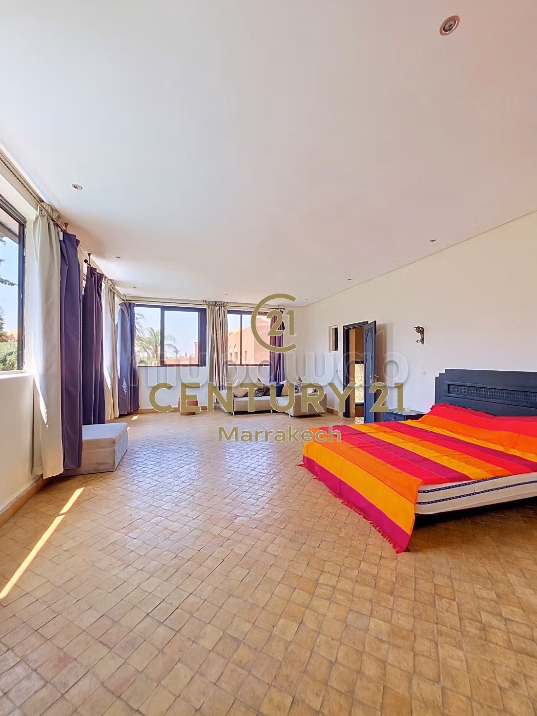 Charming villa in a secure residence