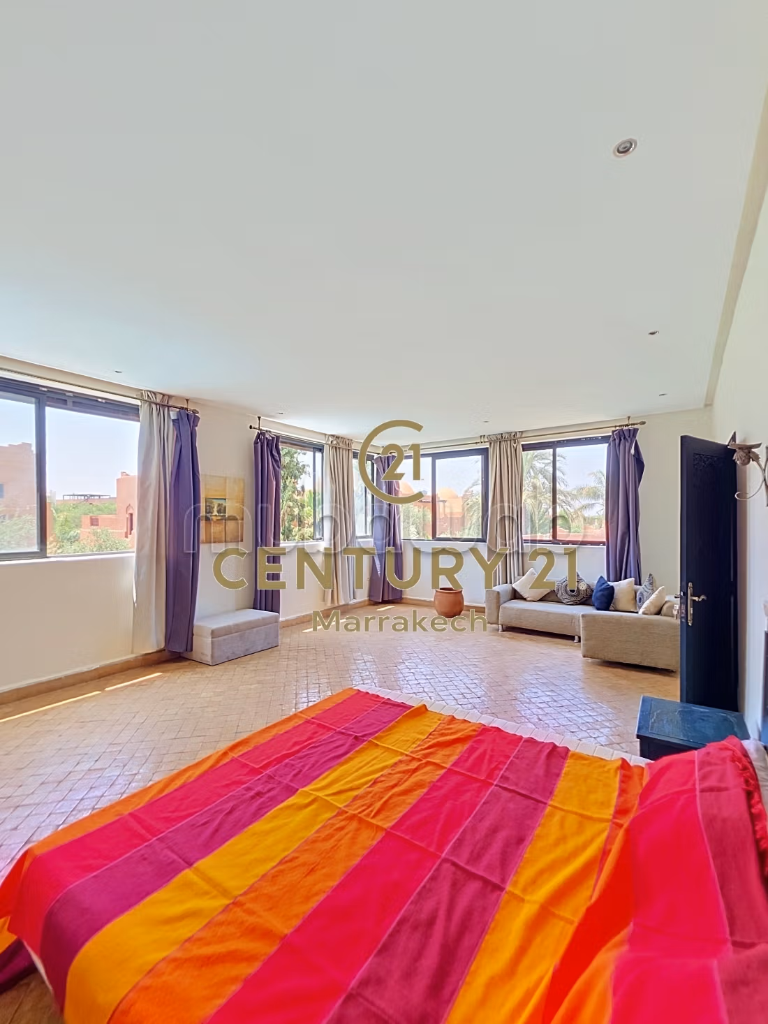 Charming villa in a secure residence