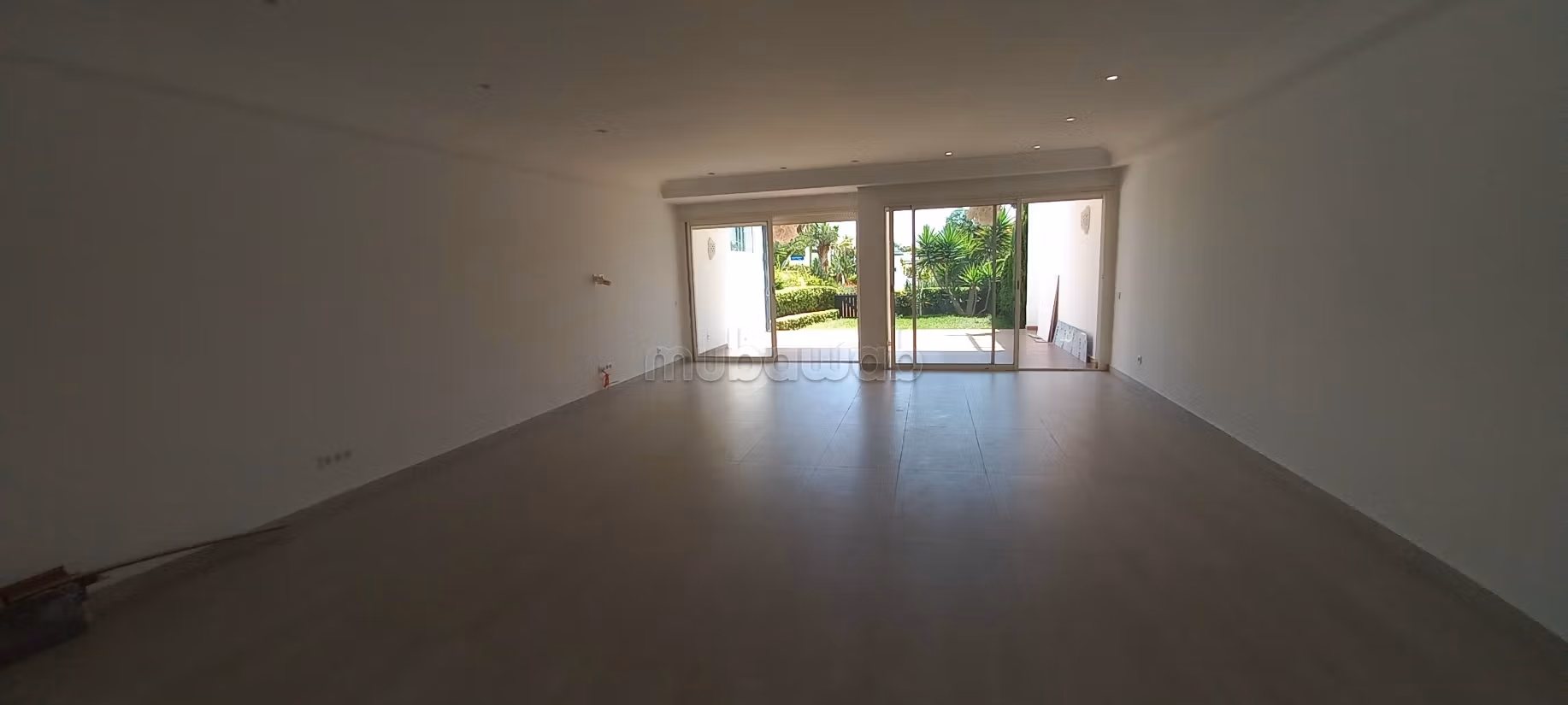 Splendide villa à vendre à Dar Bouazza. 3 chambres agréables. Climatisation et piscine