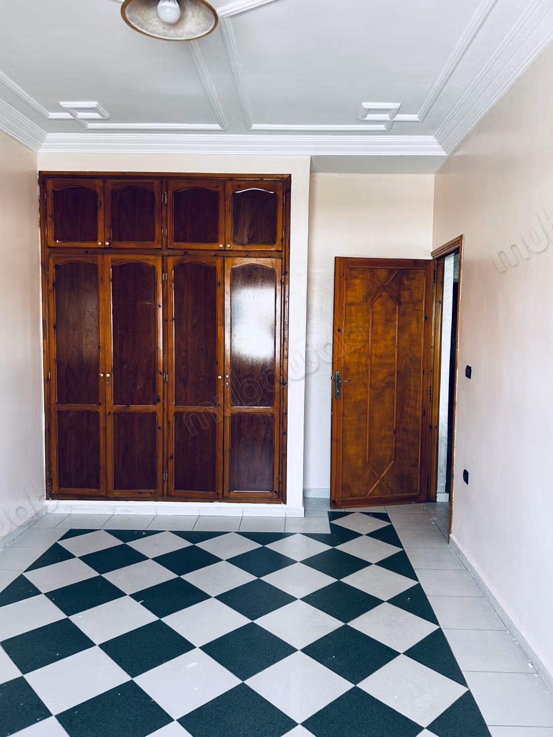 Superbo appartamento in affitto a Hay Zitoun. Superficie 120 m²