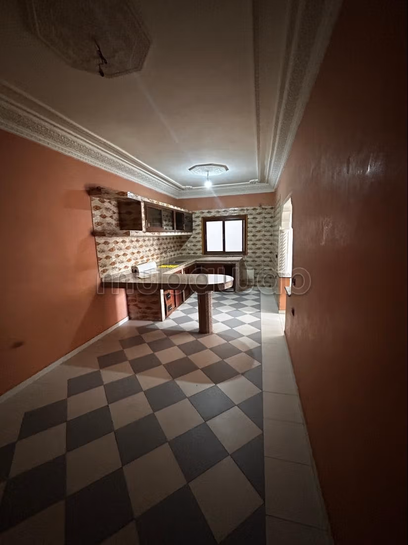 Superbe appartement à louer à Hay Zitoun.
Superficie 120 m²