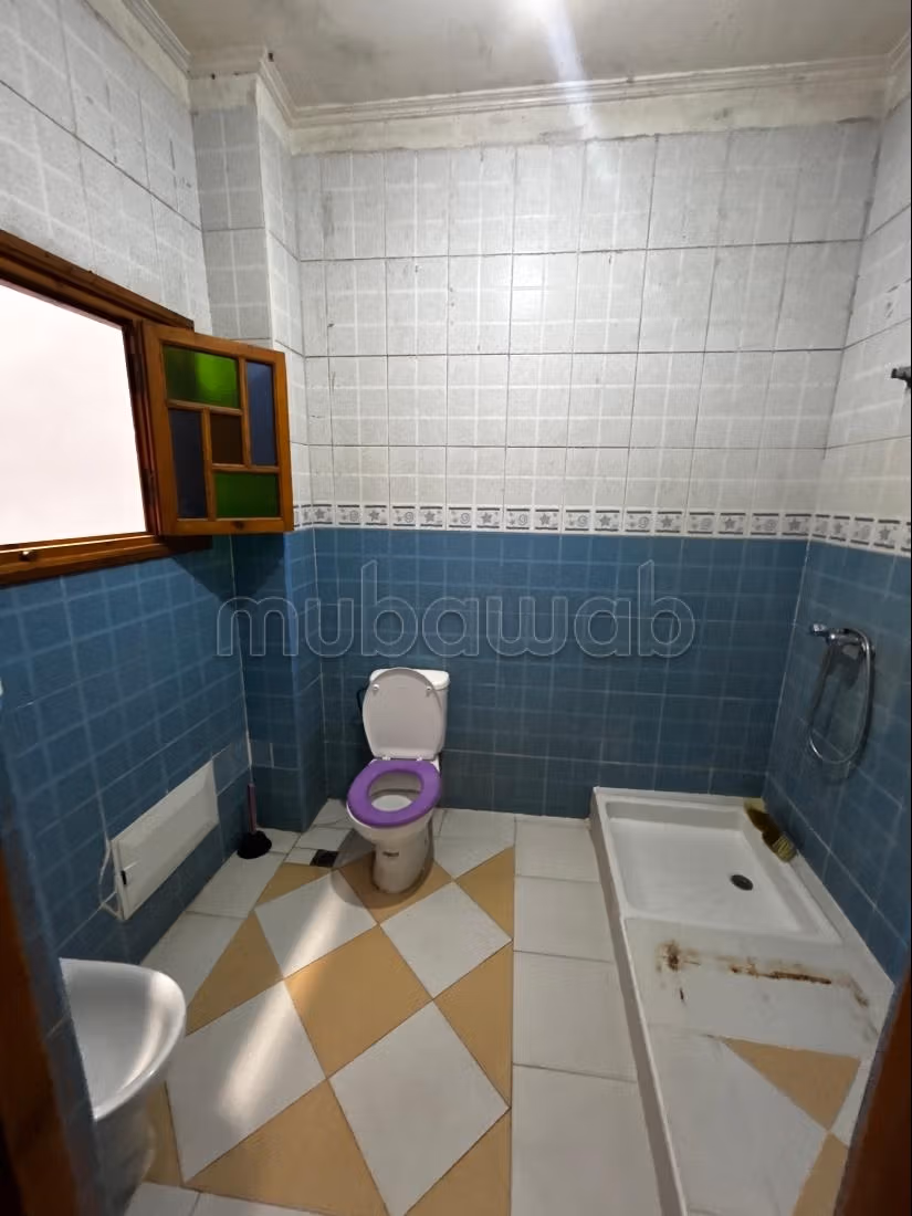Superbe appartement à louer à Hay Zitoun.
Superficie 120 m² — 5