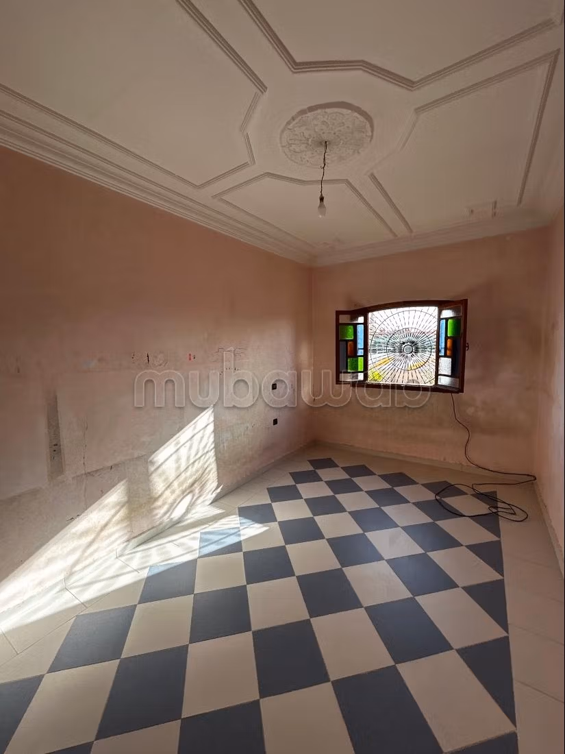 Superbe appartement à louer à Hay Zitoun.
Superficie 120 m² — 6