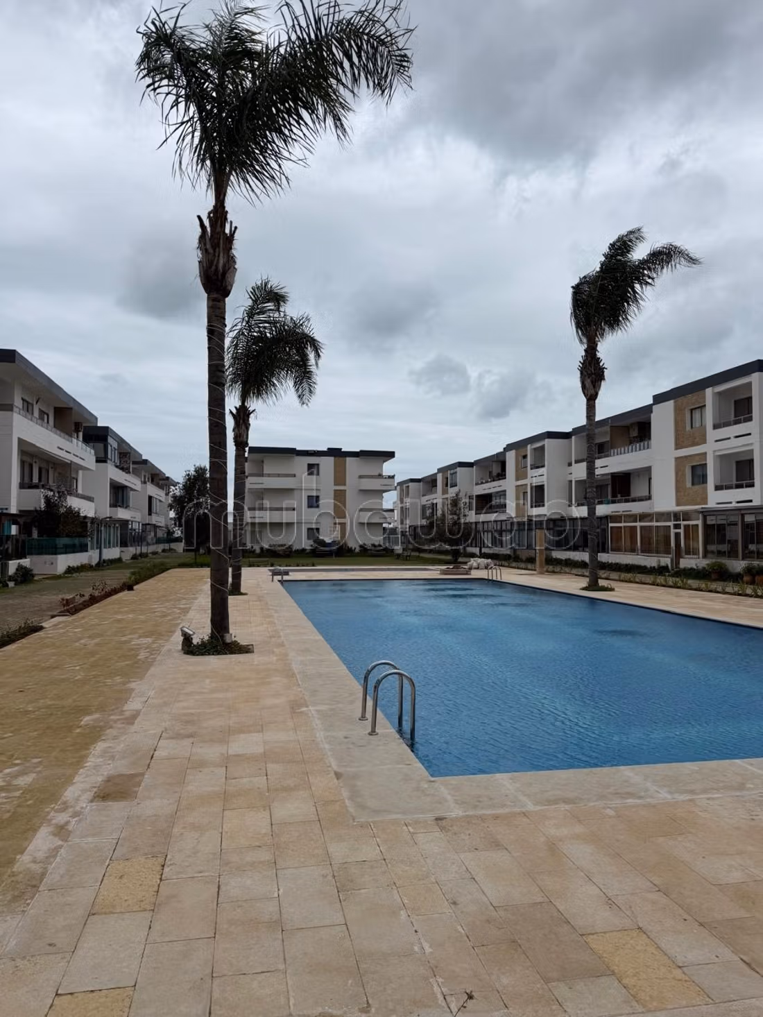 Beachfront apartment for rent El Mansouria
