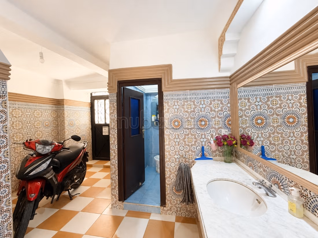 Riad 6/7 Rooms Subletting Allowed