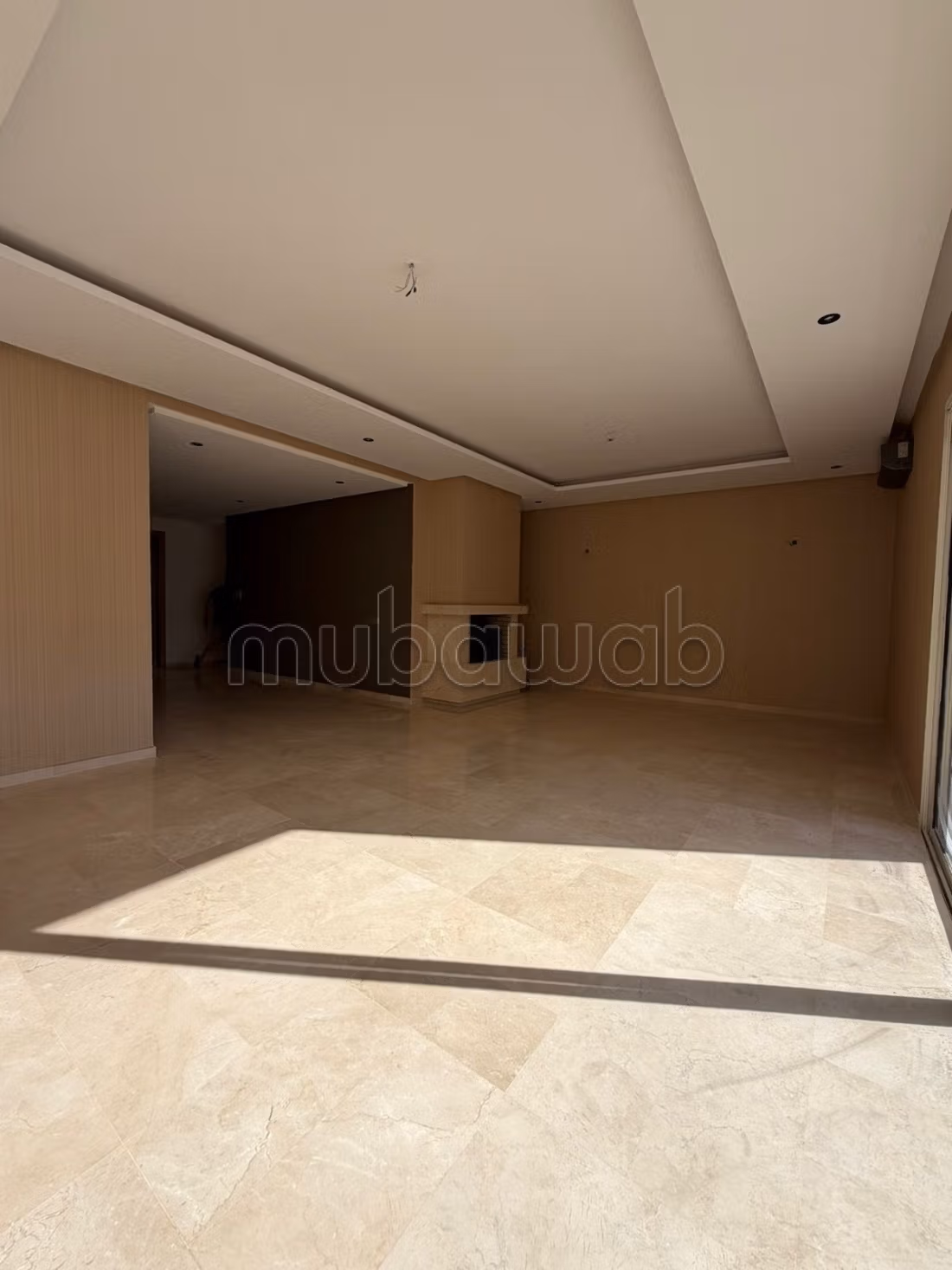 Très bel appartement en hay Ryad à Souissi.
Superficie 150 m².
Cuisine équipée