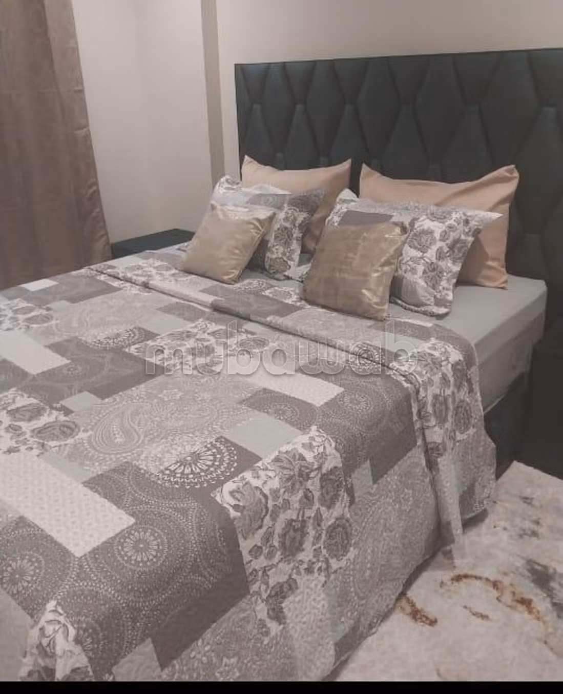 Location d'un appartement à Hay Mohammadi. 4 pièces confortables. Places de parking et terrasse