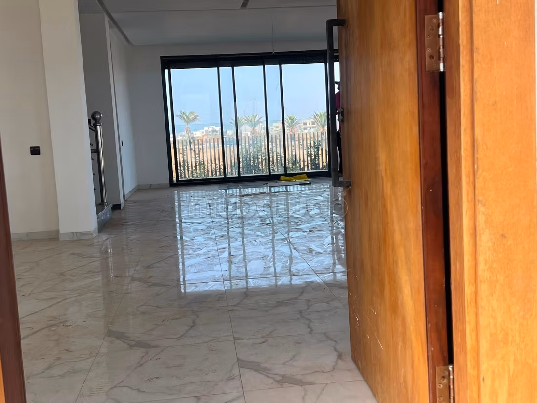 Luxury villa for rent in Harhoura. 7 comfortable rooms. Concierge service, fireplace