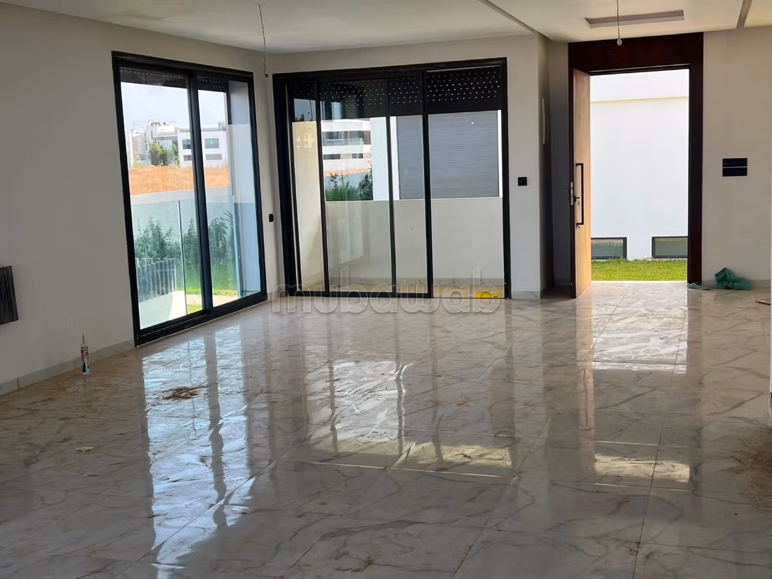 Luxury villa for rent in Harhoura. 7 comfortable rooms. Concierge service, fireplace