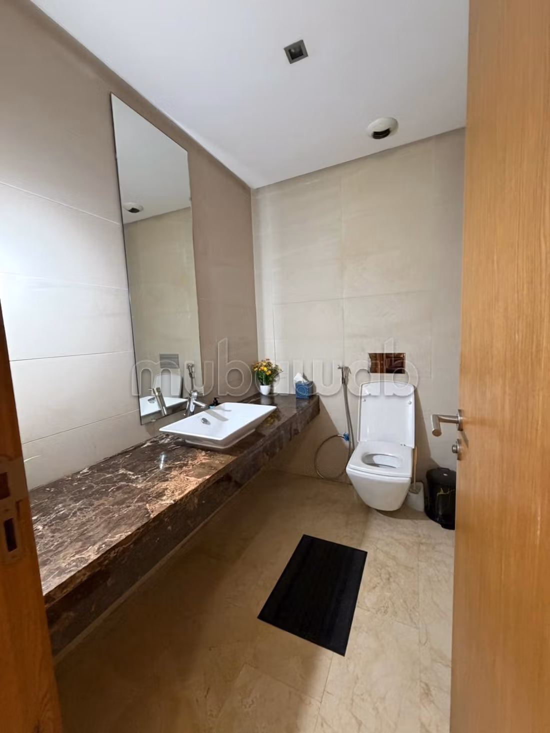 Appartement standing vide en location a l'orangerie