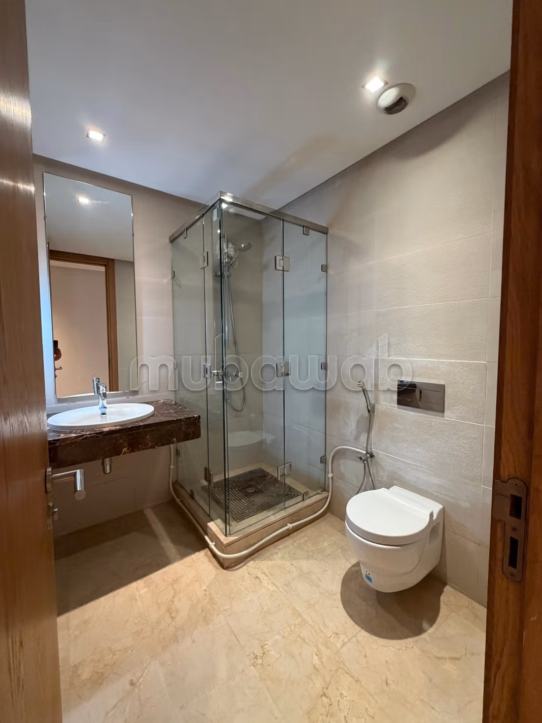 Appartement standing vide en location a l'orangerie