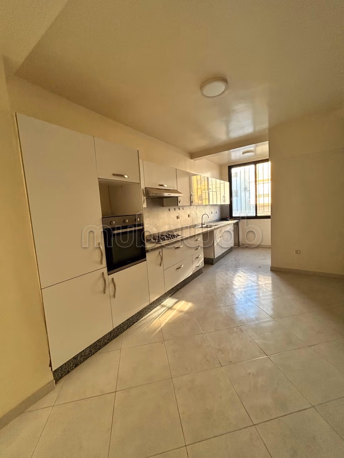 Bel appartement à vendre à Gauthier. 5 belles chambres. Terrasse et ascenseur — 2