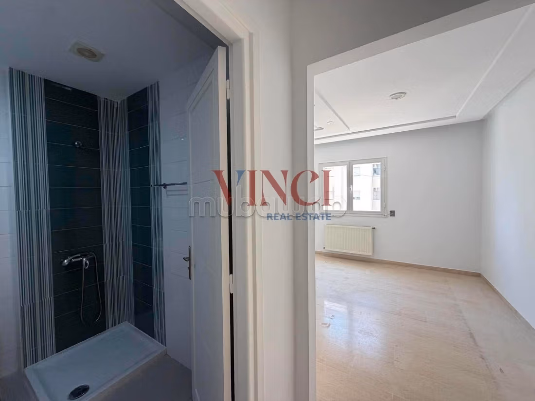 A Vendre un appartement en S3 aux Jardins de l'Aouina