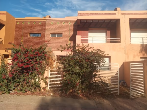 Magnifica villa in vendita sulla Route de Safi. 2 camere confortevoli. Salone marocchino tradizionale