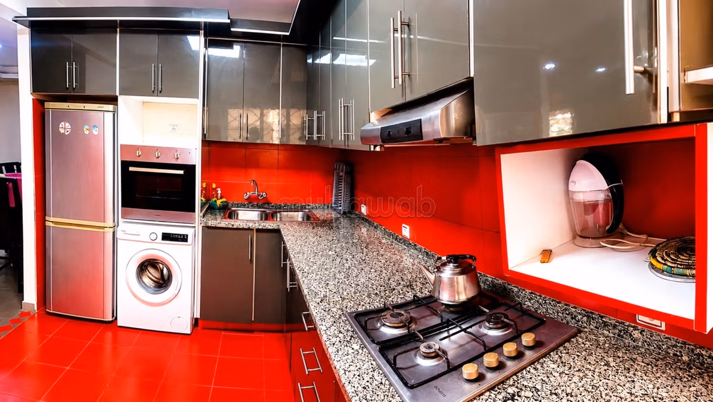 Appartement à louer dans le quartier Huda. 3 belles chambres. Gardien et climatisation