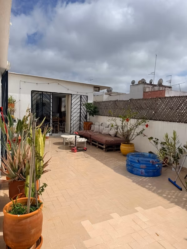 Appartement meublé avec terrasse 
Agdal