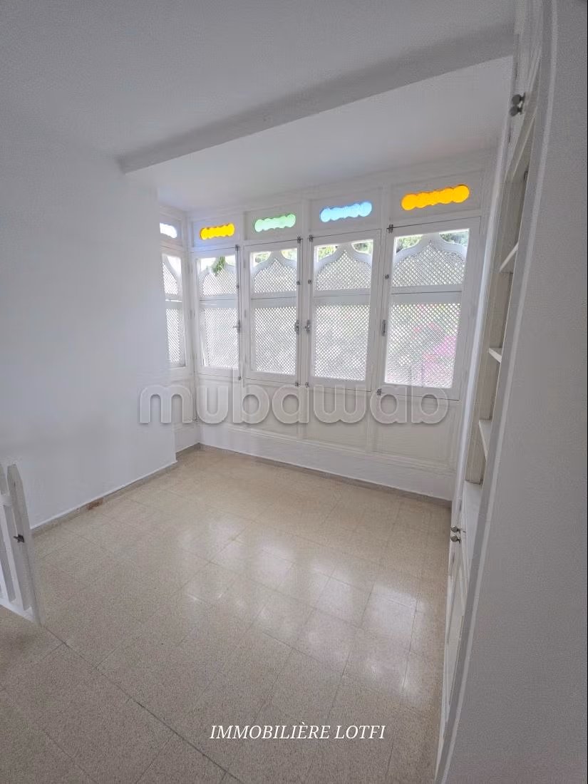 Villa di lusso in affitto a Gammarth Supérieur. Superficie di 385 m². Riscaldamento centrale e porta blindata