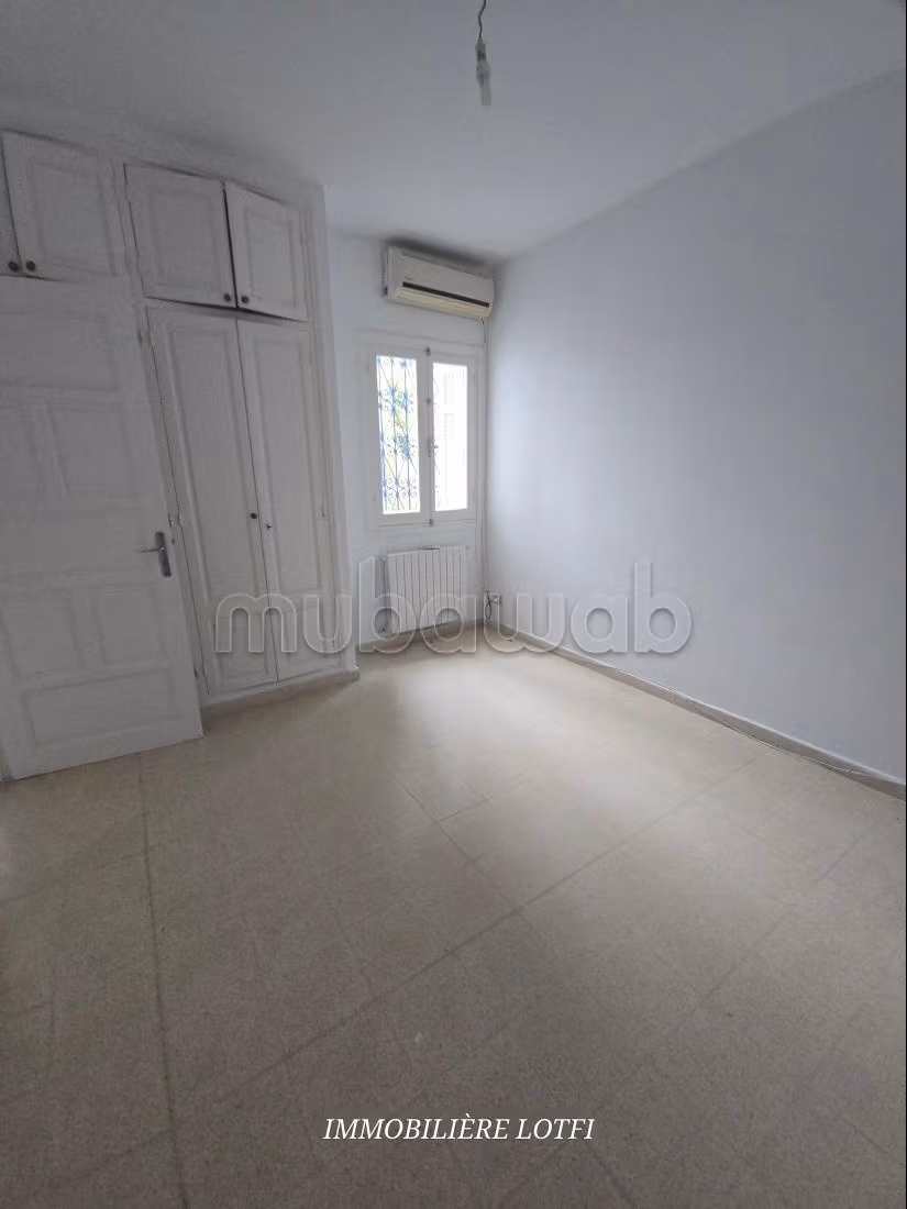 Villa di lusso in affitto a Gammarth Supérieur. Superficie di 385 m². Riscaldamento centrale e porta blindata
