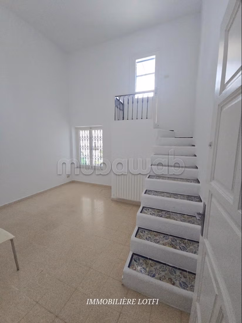 Villa di lusso in affitto a Gammarth Supérieur. Superficie di 385 m². Riscaldamento centrale e porta blindata