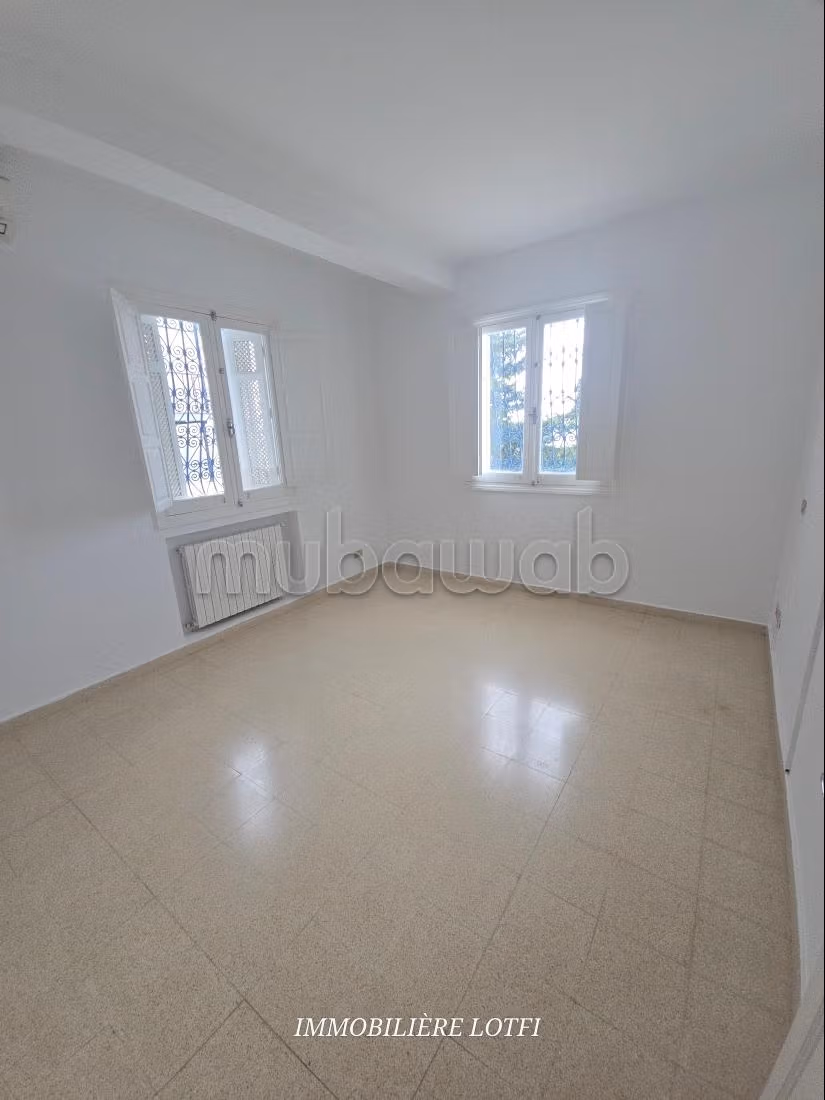 Villa di lusso in affitto a Gammarth Supérieur. Superficie di 385 m². Riscaldamento centrale e porta blindata