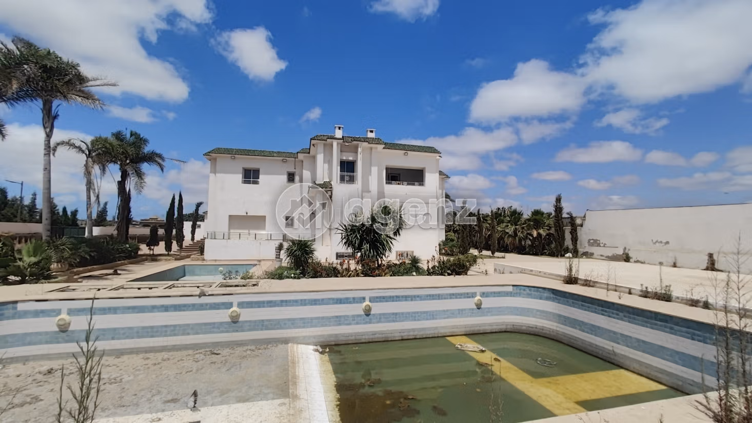 Villa à vendre 20 900 m², 8 chambres Autre Dar Bouazza