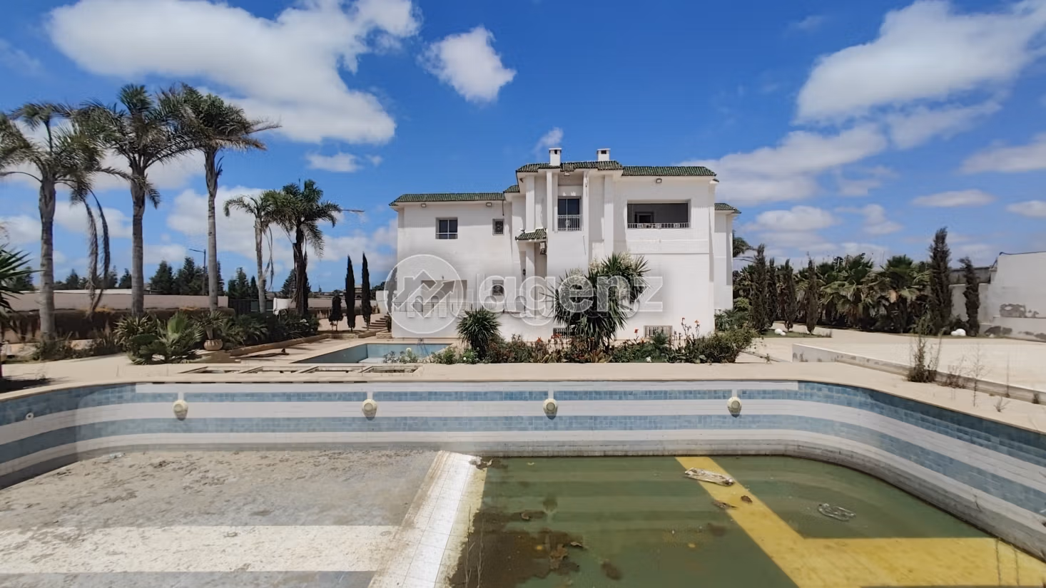 Villa à vendre 20 900 m², 8 chambres Autre Dar Bouazza