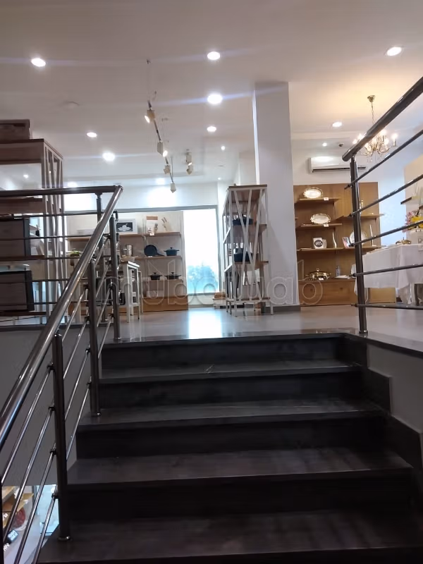 Vente soukra boutique prés de grandes enseigne