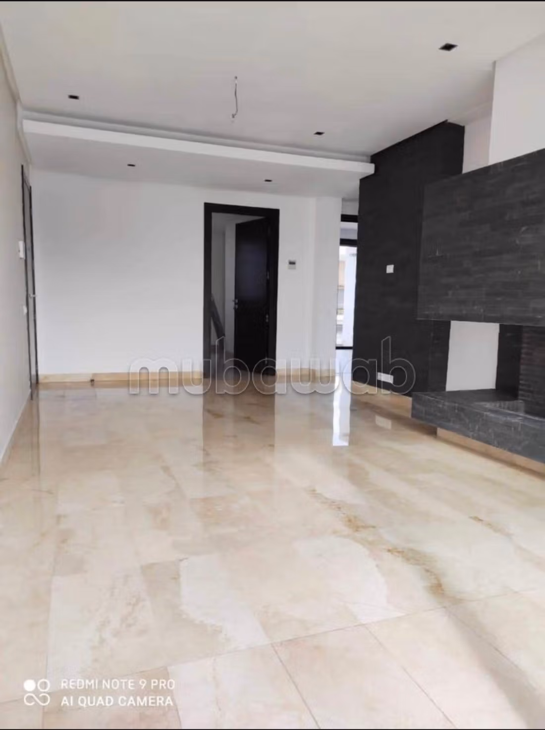 Très bel appartement en location à Ville Verte. 
2 chambres. 
Avec ascenseur et terrasse