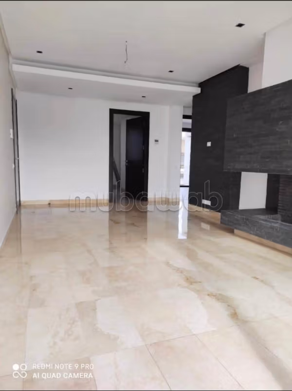 Très bel appartement en location à Ville Verte. 
2 chambres. 
Avec ascenseur et terrasse