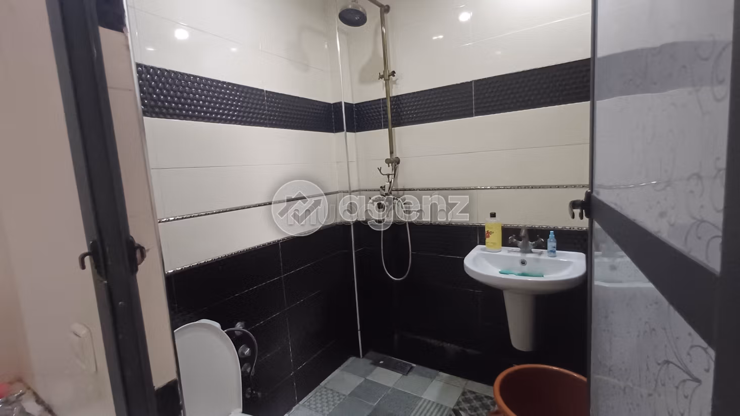 Appartamento in vendita 142 m², 5 camere Tacharouk Hay Al Walaa Casablanca