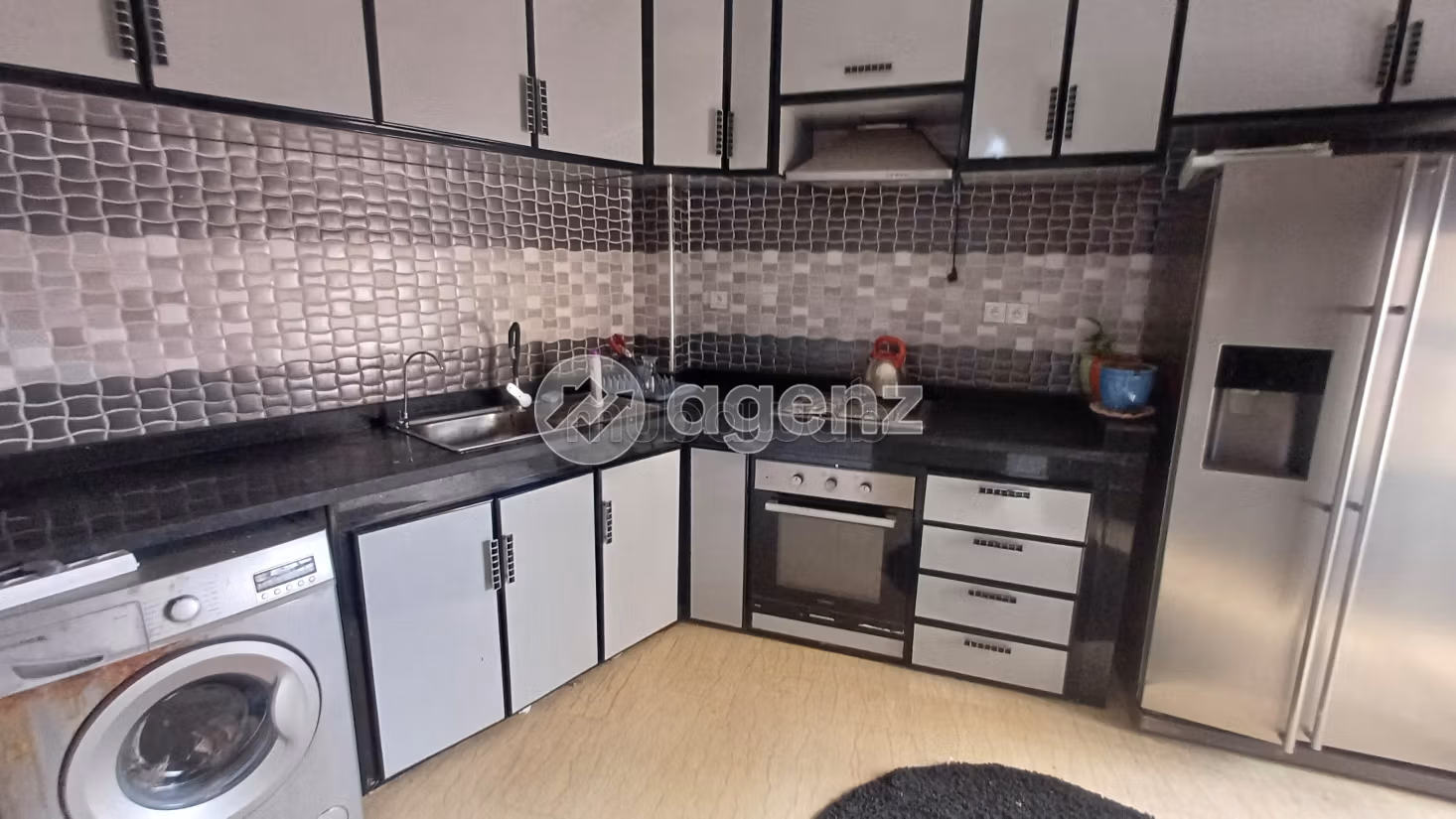 Appartamento in vendita 142 m², 5 camere Tacharouk Hay Al Walaa Casablanca