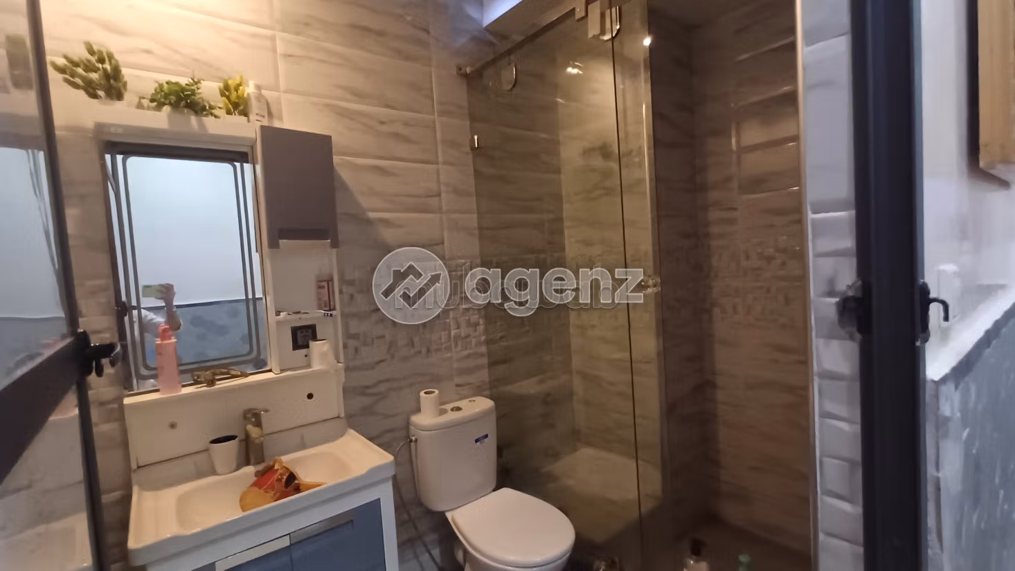 Appartamento in vendita 142 m², 5 camere Tacharouk Hay Al Walaa Casablanca