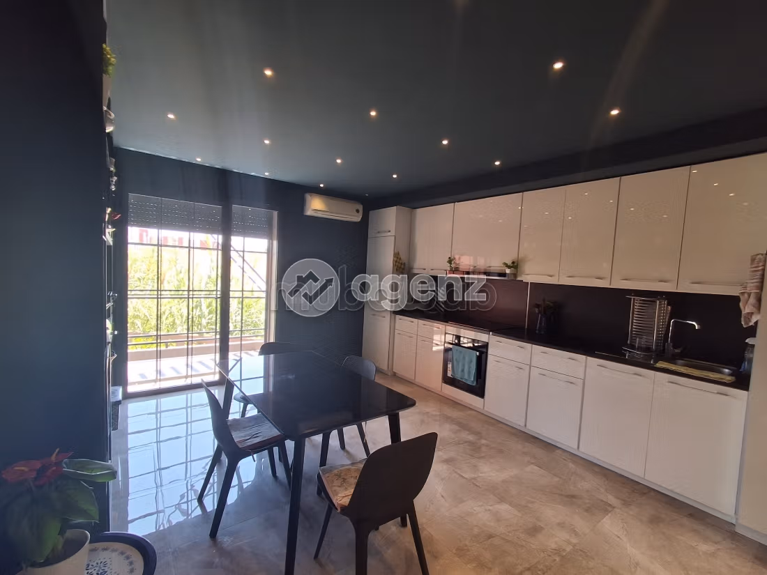 فيلا للبيع 330 م²، 3 غرف في سكيراط تامارة