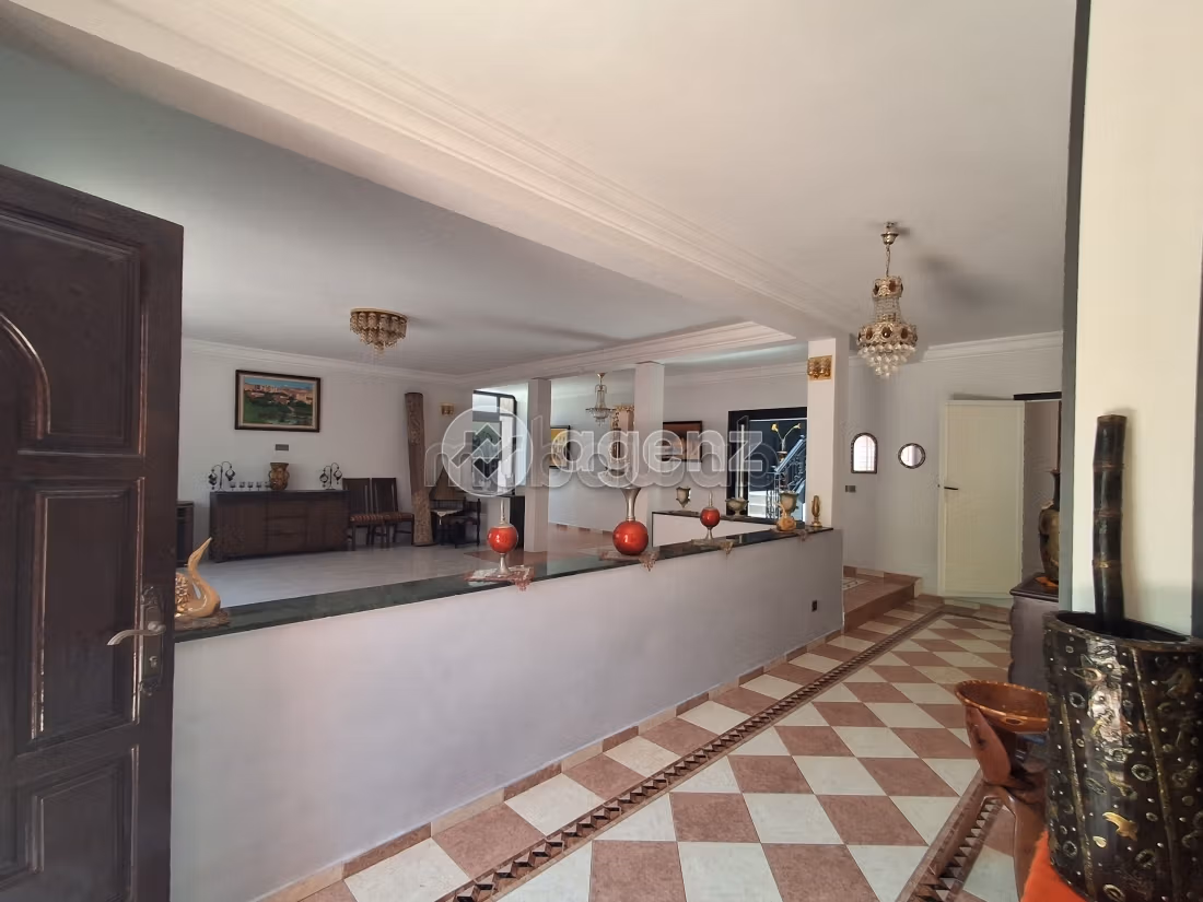 فيلا للبيع 330 م²، 3 غرف في سكيراط تامارة