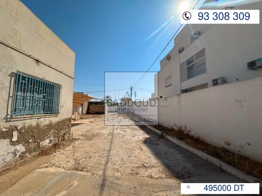 Terreno con villa in vendita Route de Gremda km 4