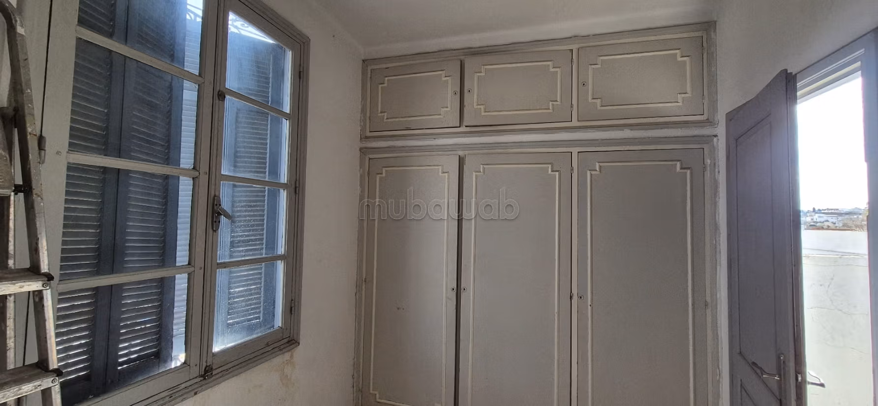 Traditional style house for artisanal use