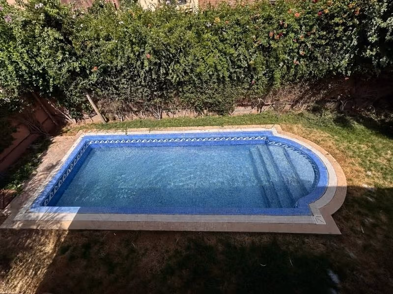 Luxury Villa for rent in Masmoudi. 9 large rooms. Fireplace and air conditioning