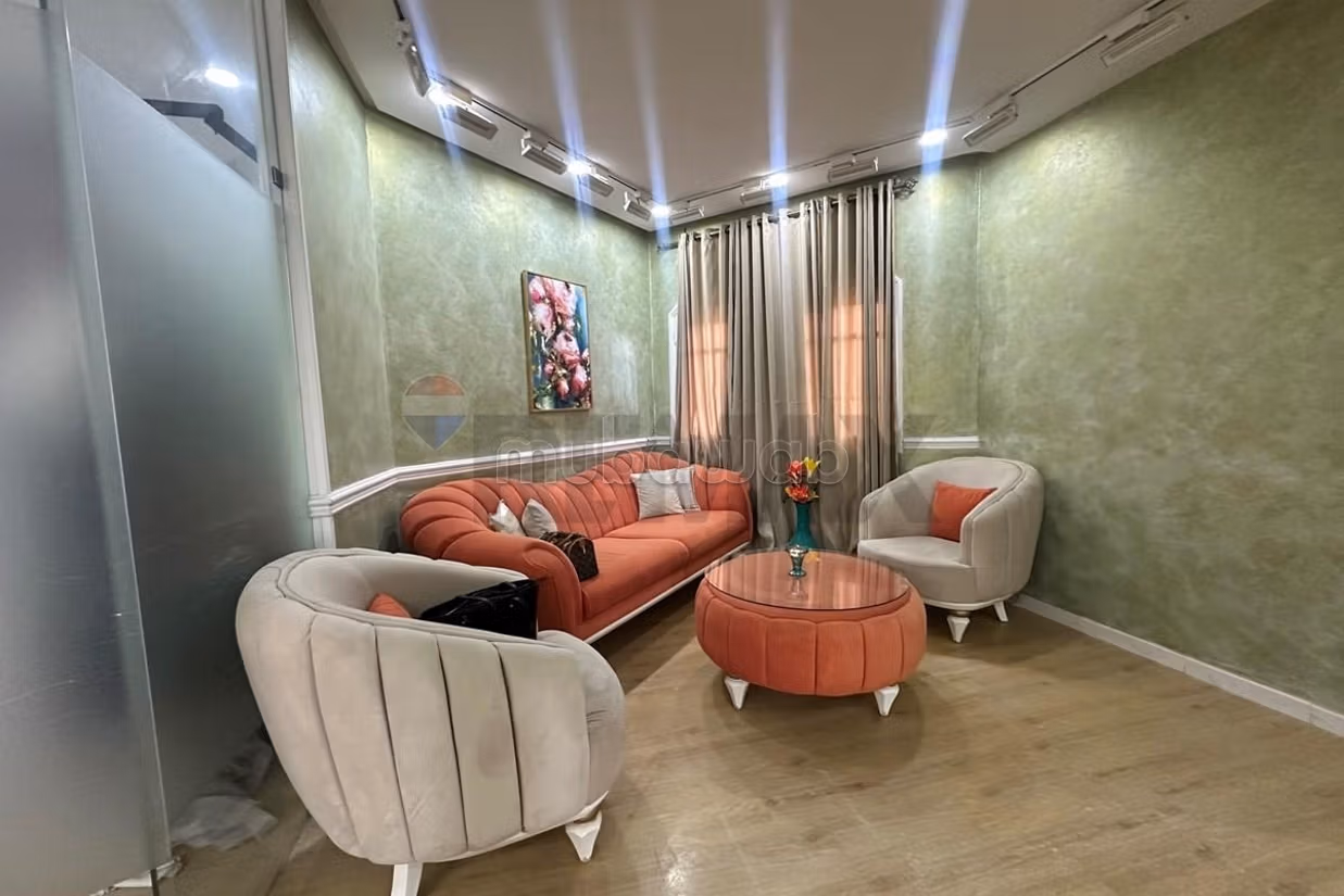 Fondo commerciale di 152 m² centro estetico