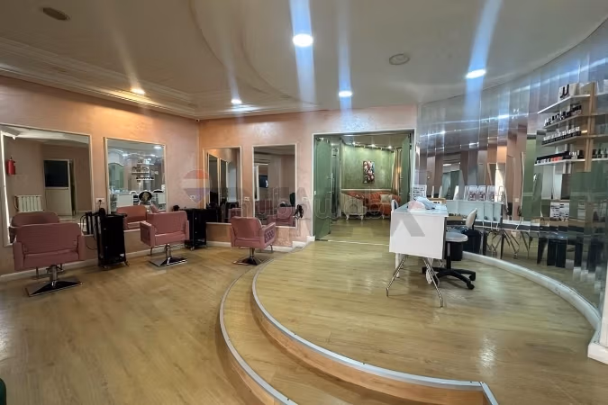 Fondo commerciale di 152 m² centro estetico