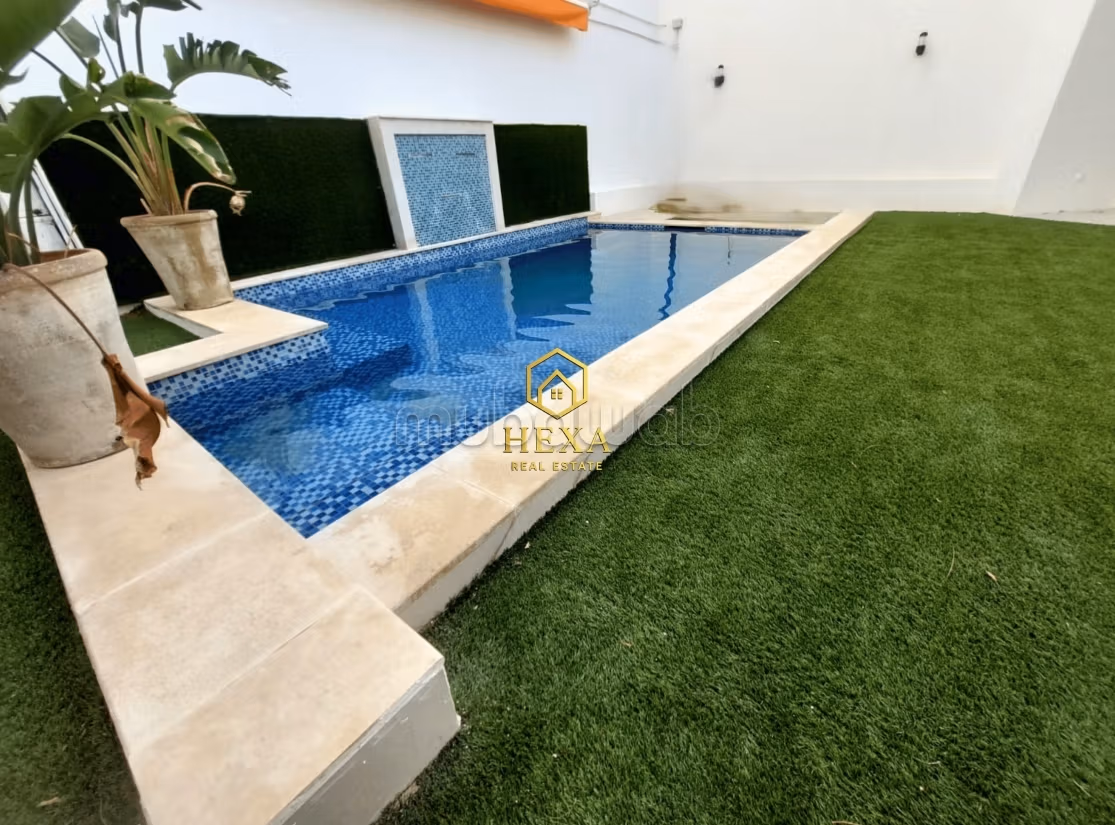 Modern S4 villa with pool at Lac2