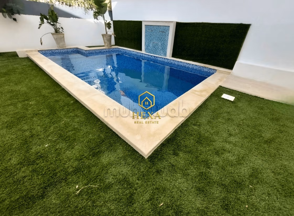 Modern S4 villa with pool at Lac2