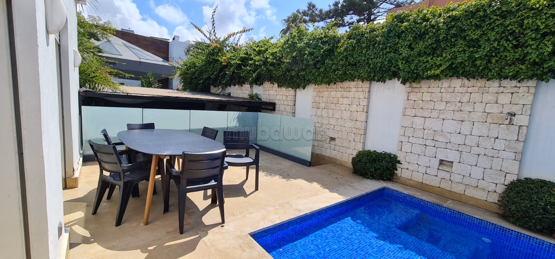 Villa Arredata con Piscina – Quartiere Val d'Anfa