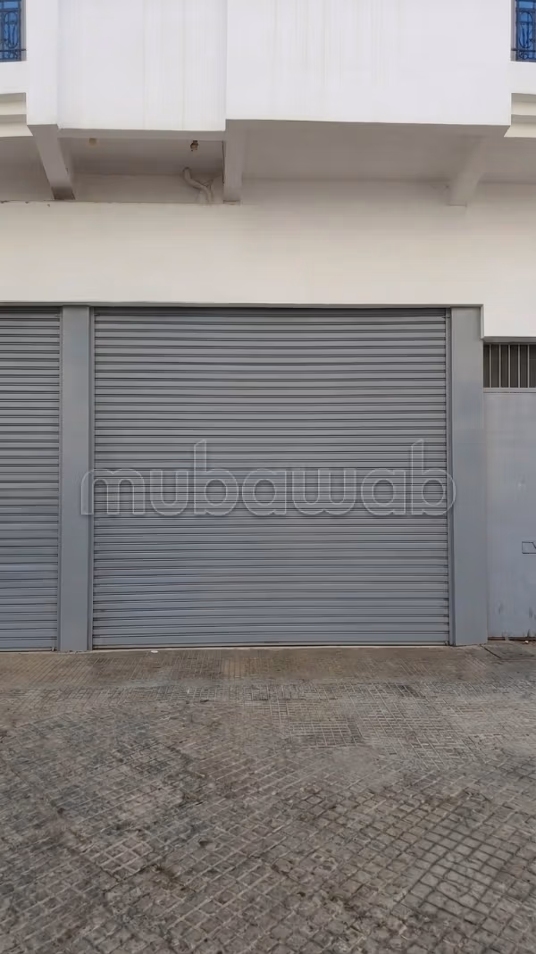 Negozio di 50 m² con soppalco di 10 m² in vendita
