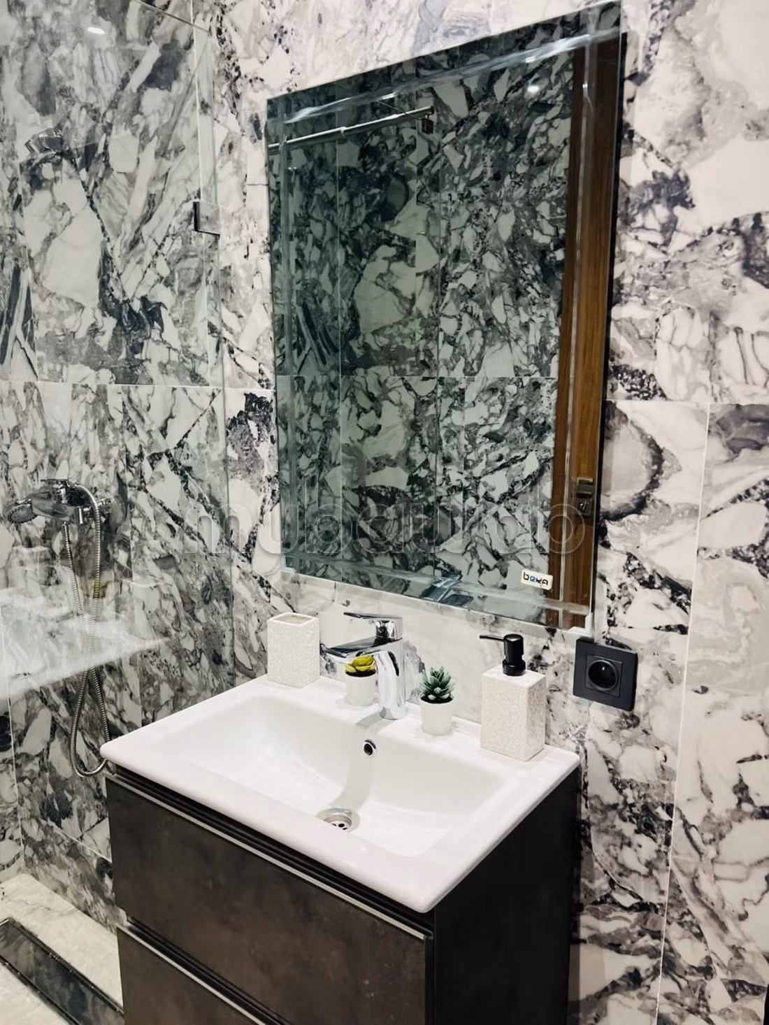 Appartement à louer à Oasis. Superficie 50 m². Porte blindée, antenne parabolique — 5
