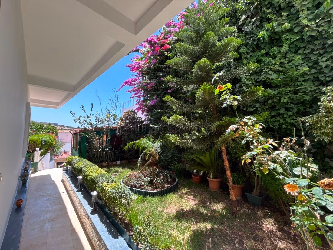 Furnished Villa with Panoramic Sea View – Mnar