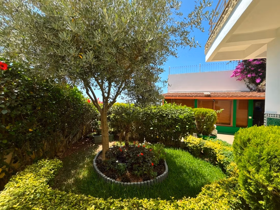 Furnished Villa with Panoramic Sea View – Mnar