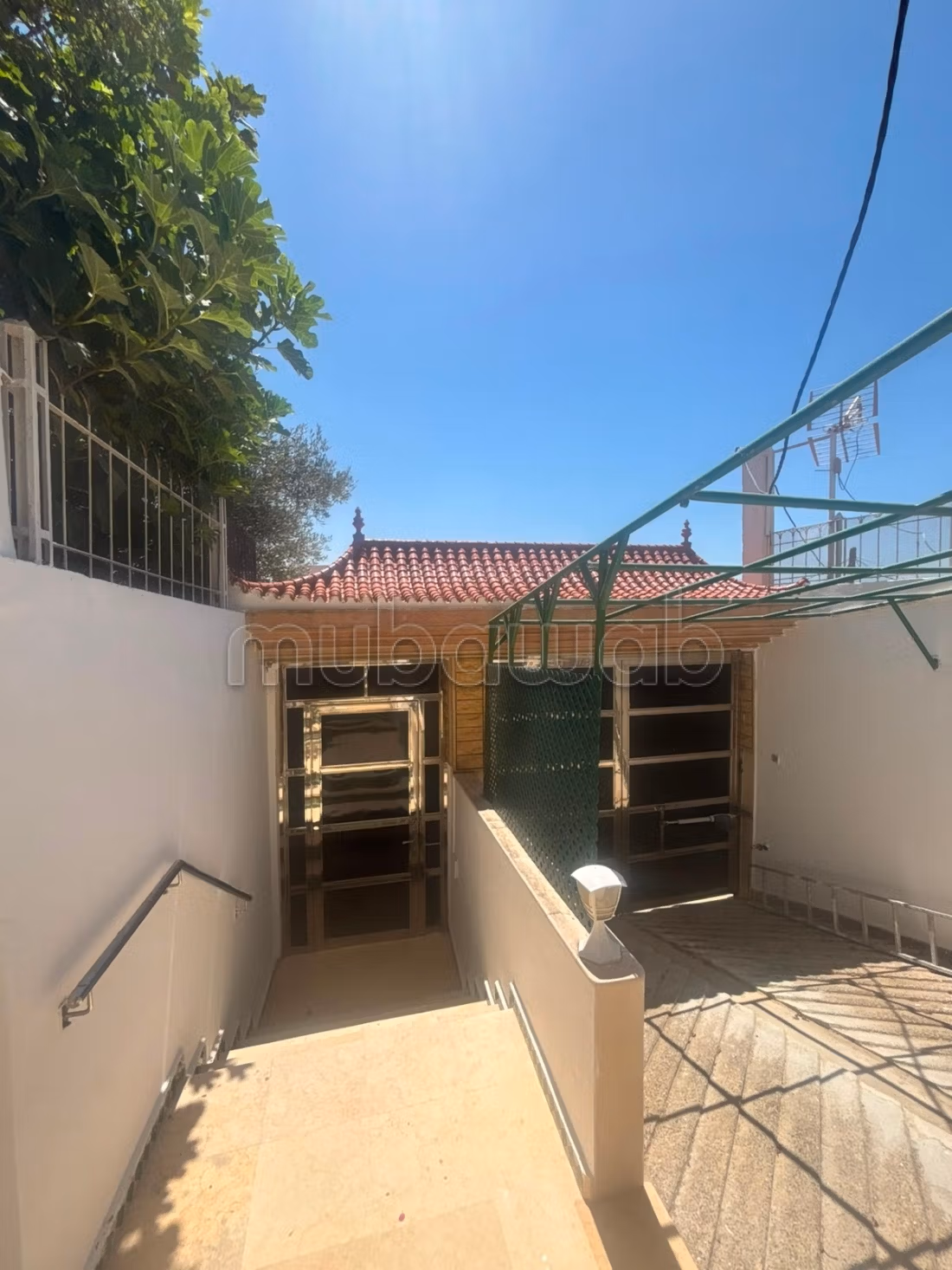 Furnished Villa with Panoramic Sea View – Mnar