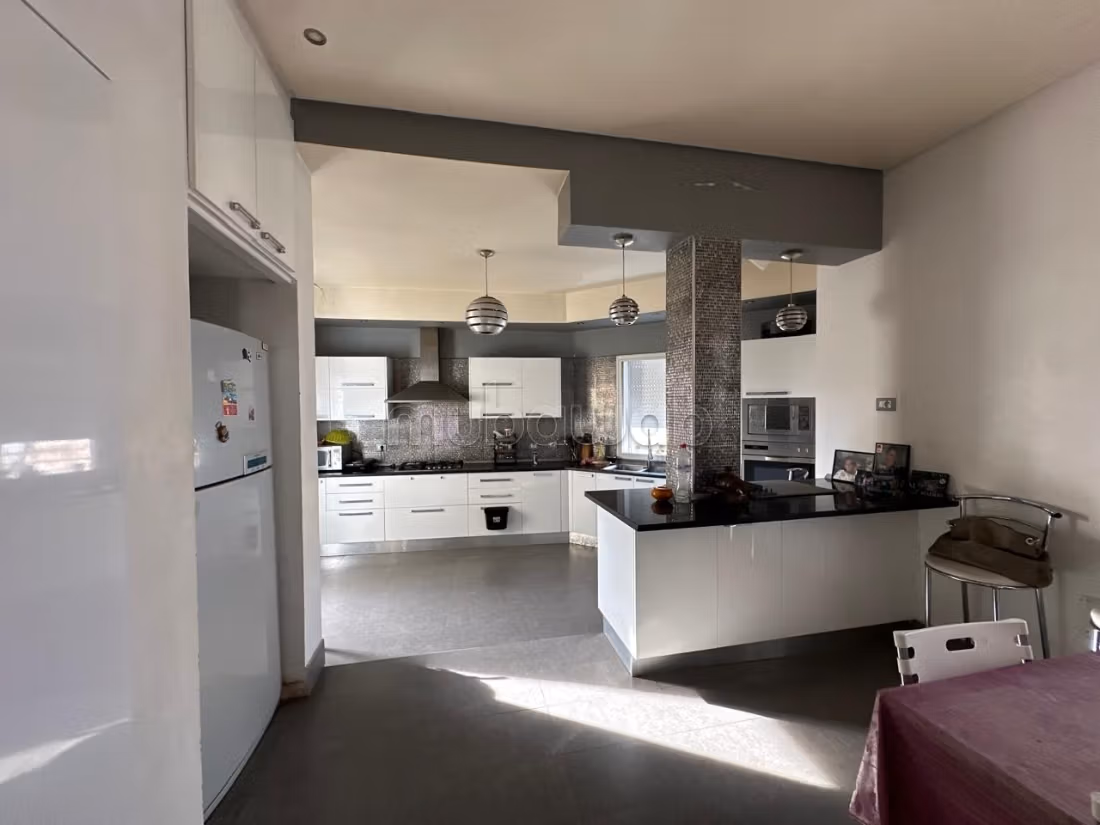 A vendre un duplex S4 à Cité Ennozha