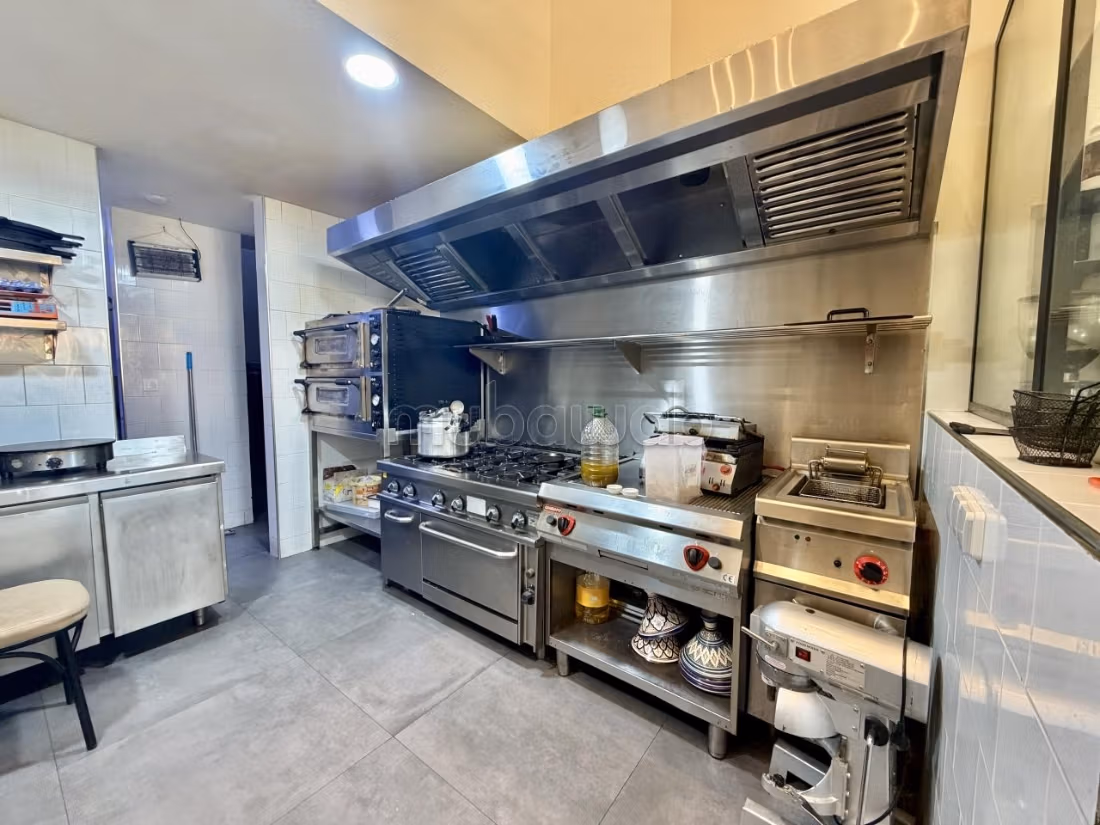 Turnkey Snack Restaurant Te Huur LOM26103