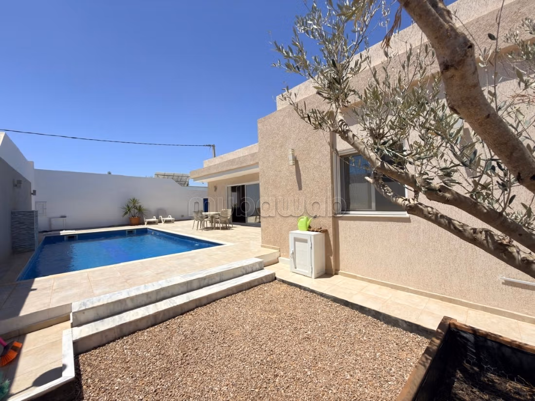Location annuelle villa piscine tezdaine